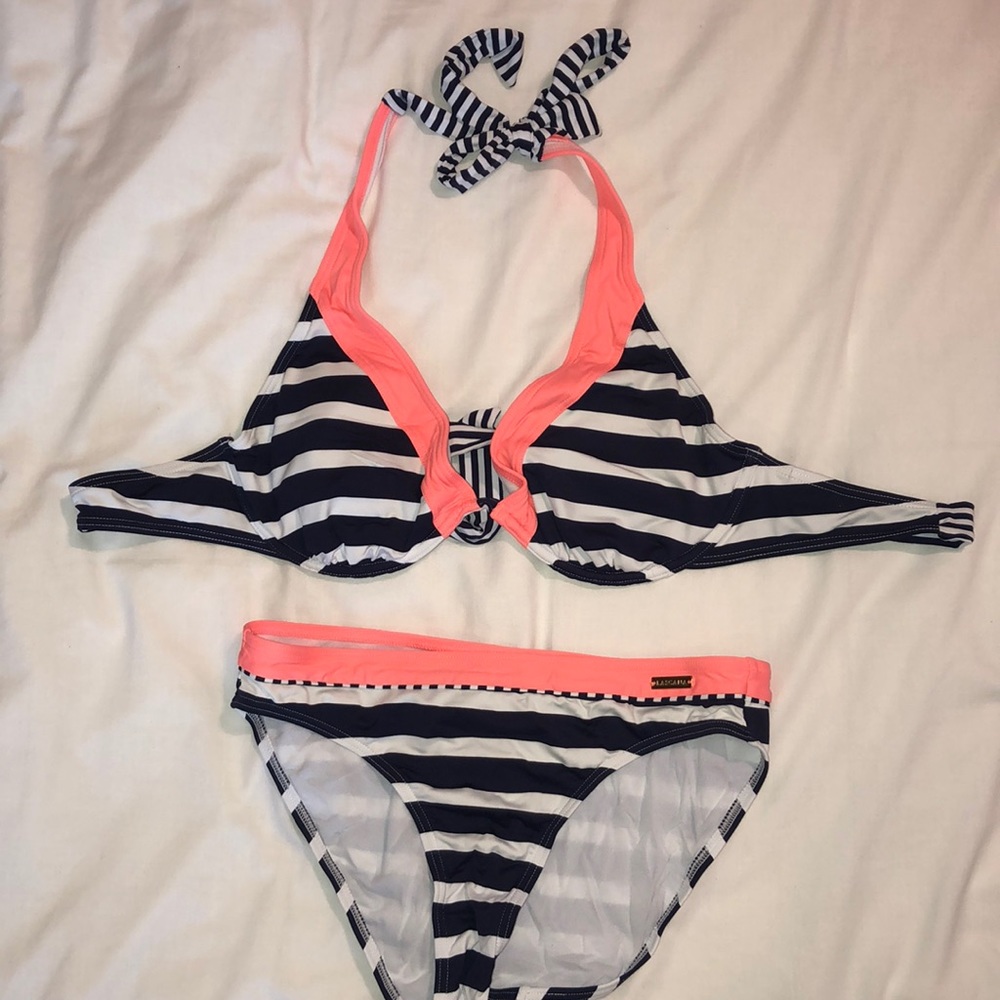 Bathing suit